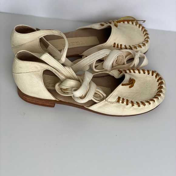 Jim Barnier white over ankle straps moccasins - Picture 2 of 3